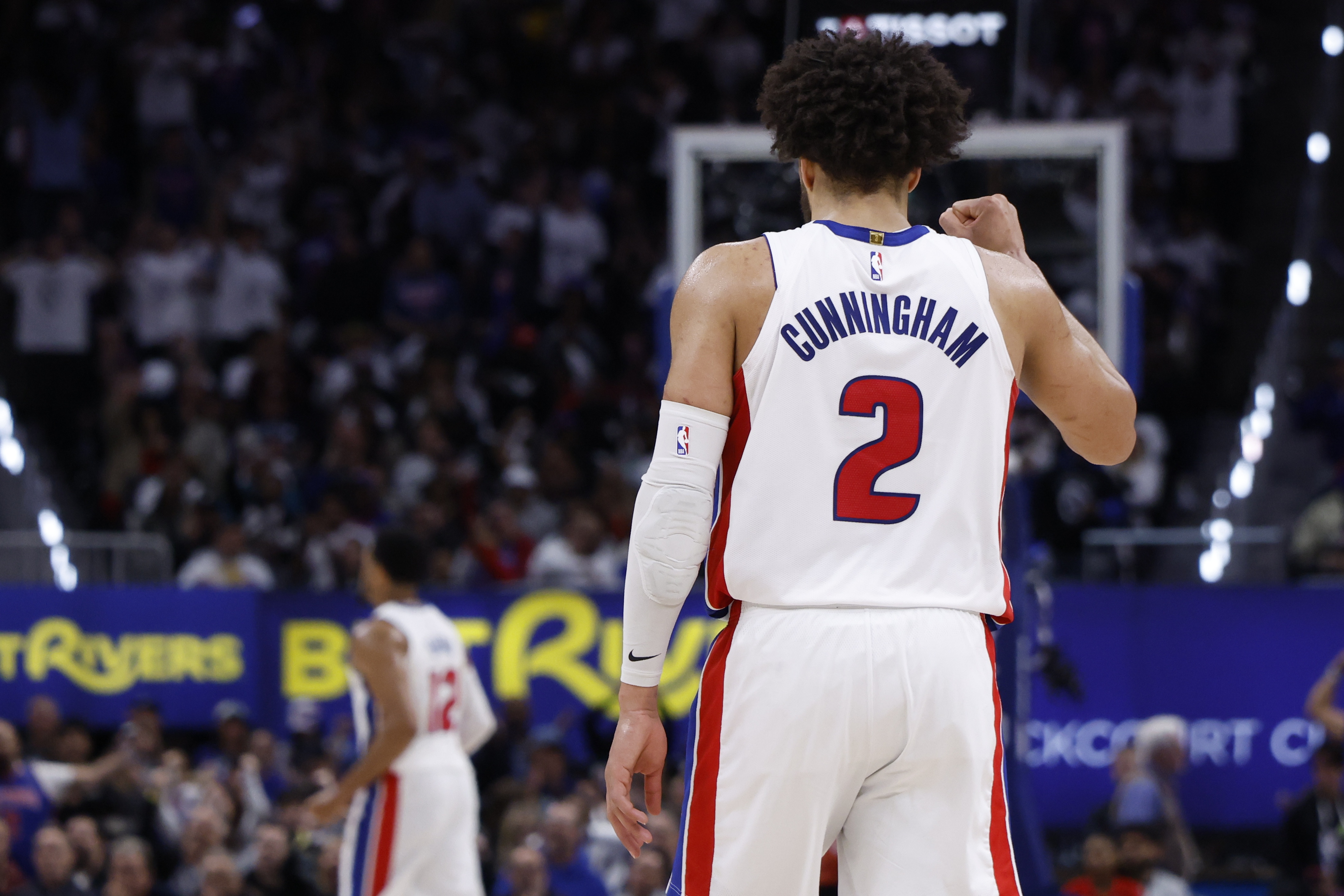开云登录入口地址-NBA历史25岁前季后赛砍至少25分10助2帽球员：CC3次第一 韦德第二